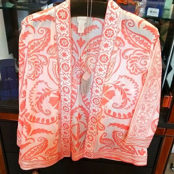 BEAUTIFUL CHICO'S JACKET!!!  LIGHTWEIGHT AND VERSATILE AND PRETTY!!! - Picture 1 of 2